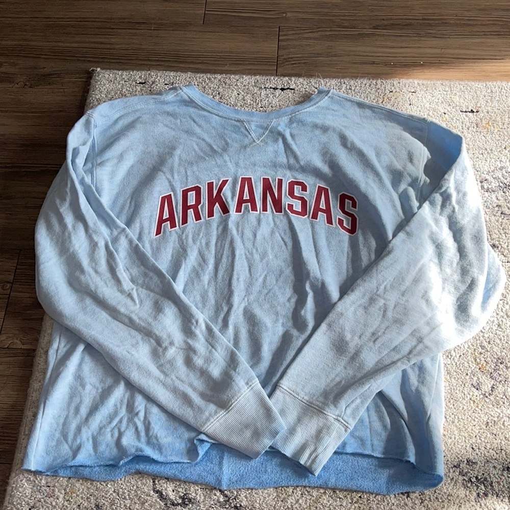 Pink Arkansas cropped light pull over